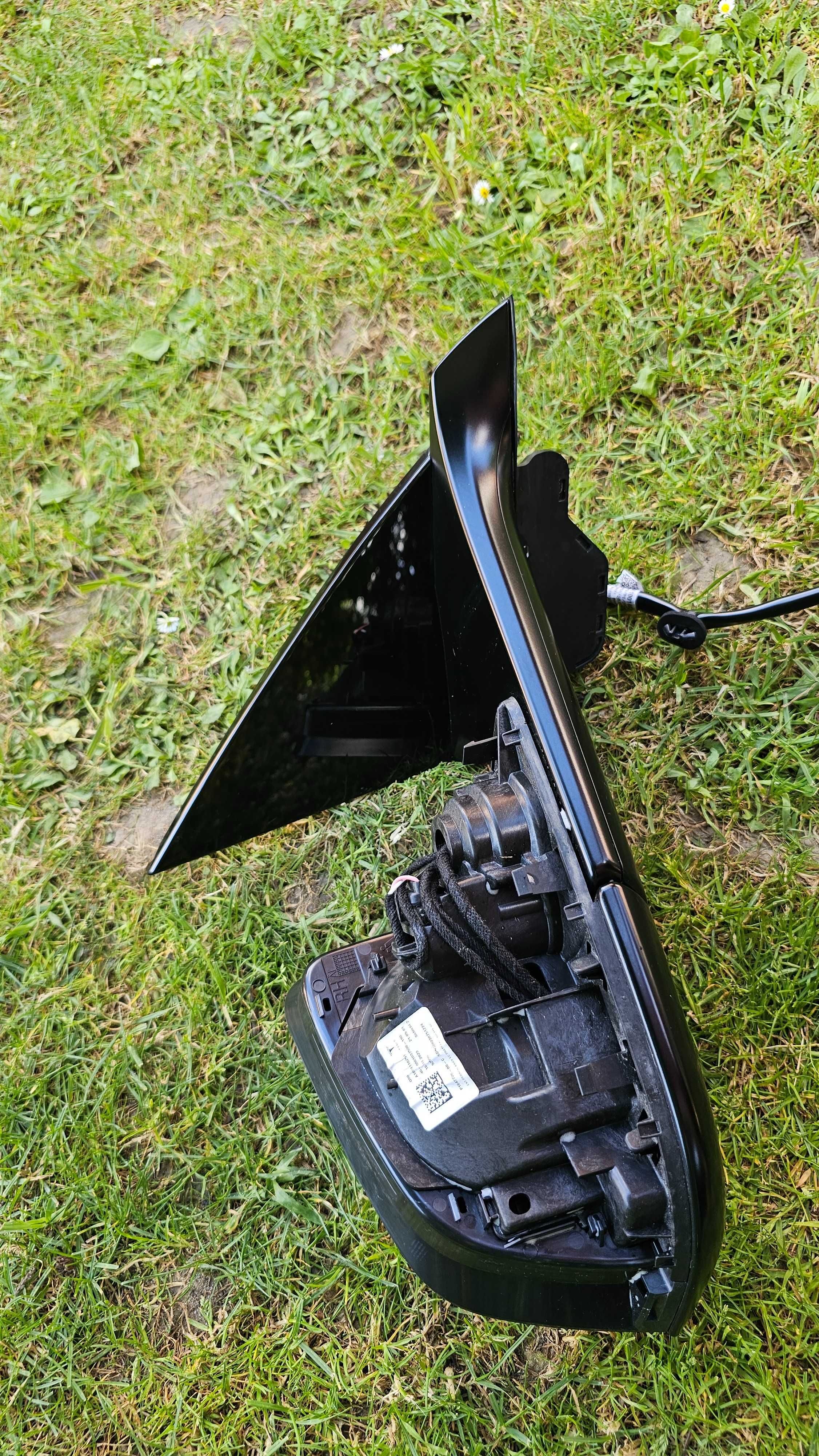 Lusterko prawe Tesla model T