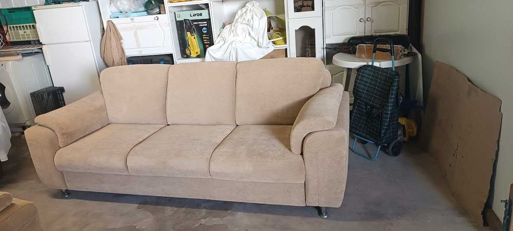 Dois sofás em ótimo estado, como novos.