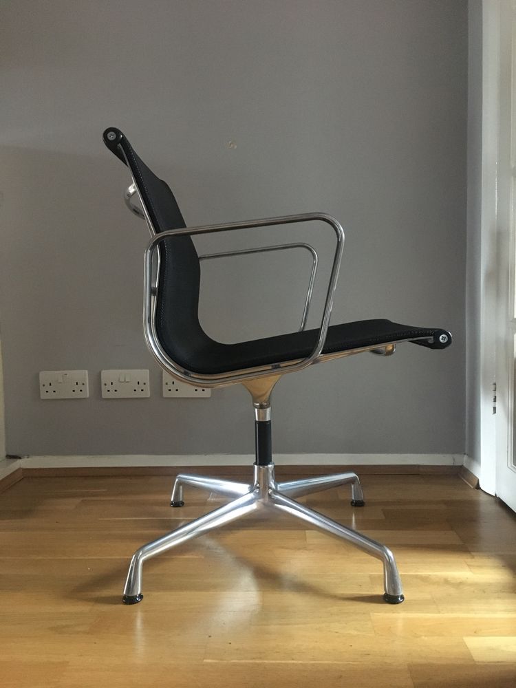 Vitra Eames EA108 Netweave