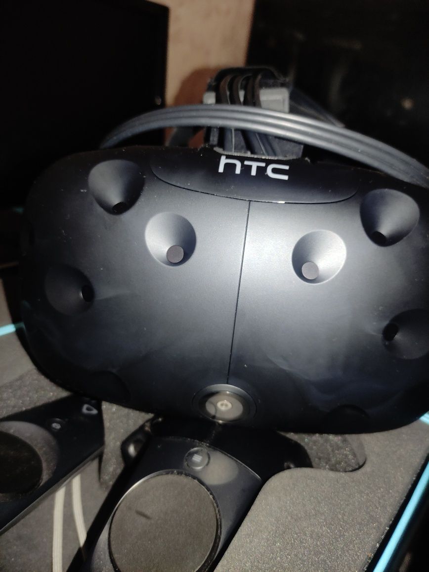 Шлем виртуальной реальности HTC VIVE