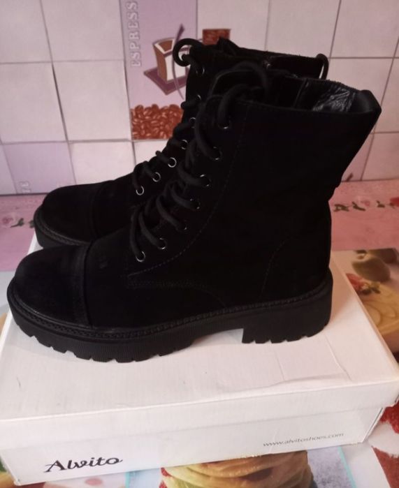 Ботиночки зимние натуральный замш.