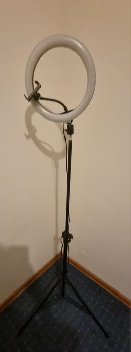 Lampa pierścieniowa