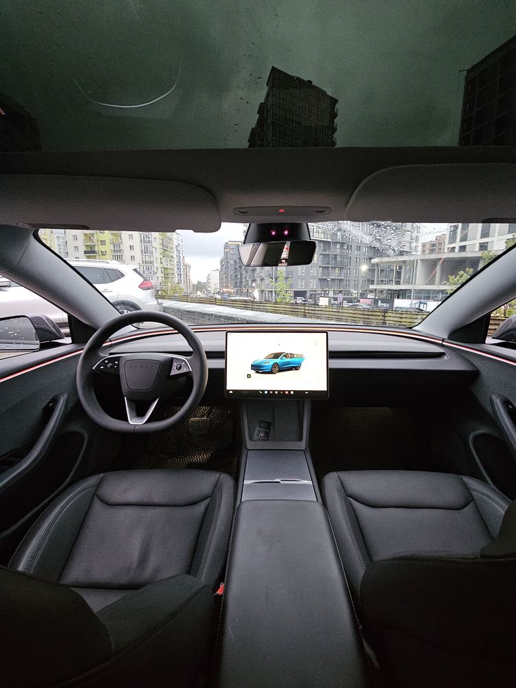 Tesla Model 3 2024