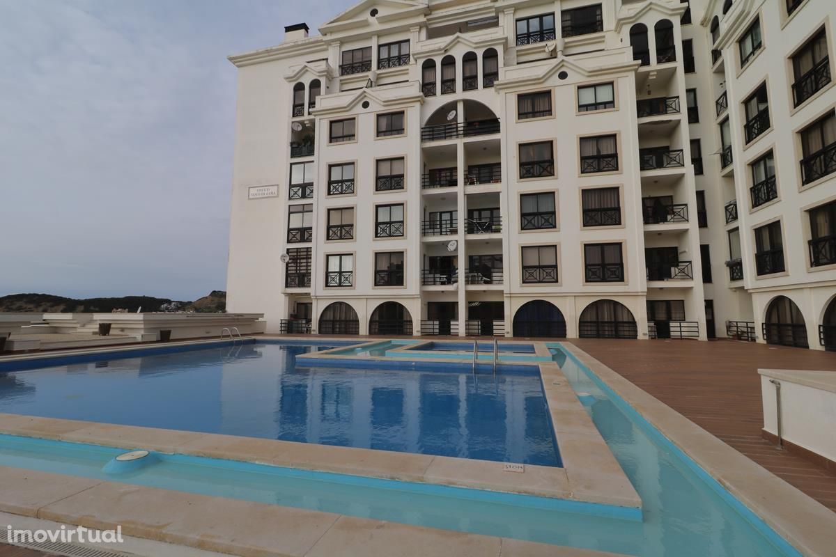 Apartamento T3 férias marginal São Martinho do Porto piscina