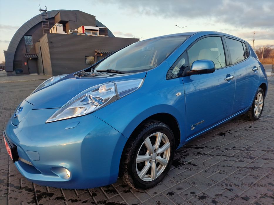Nissan Leaf 2012рік 112т.км Батарея 10/12