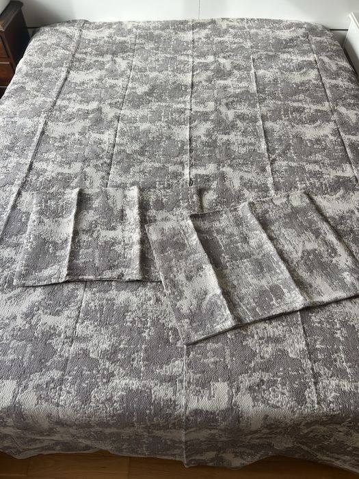 Colcha e 2 capas para almofadas