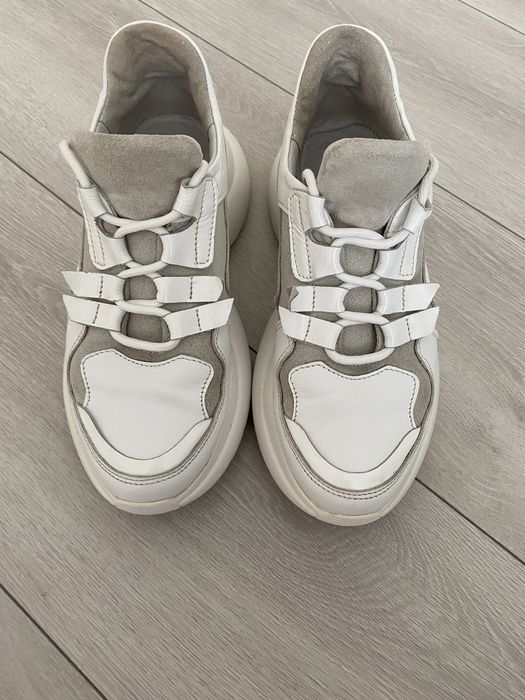 Кросівки шкіряні