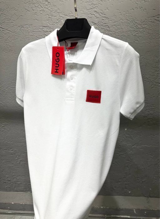 HUGO BOSS с красным квадратом поло мужское квадратиком