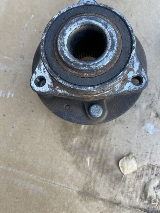 Ступица передняя  Opel Astra J Zafira B Chevrolet Cruze Orlando