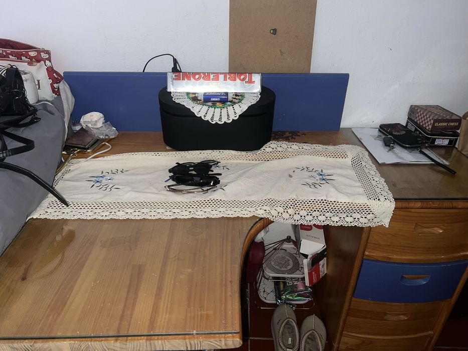 Cama superposta 2 colchoes e secretaria