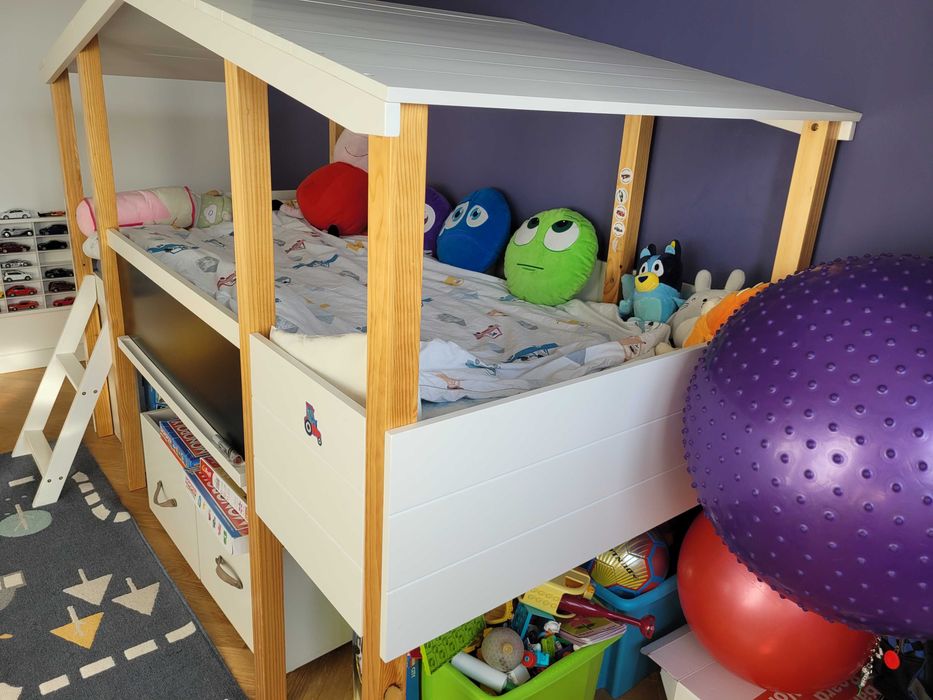 Zestaw mebli dla dzieci WallenfelsCory łóżko domek komoda biurko szafa