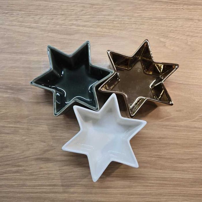 Patera bambusowy deseczka i 3 porcelanowe miseczki wkształcie gwiazdek