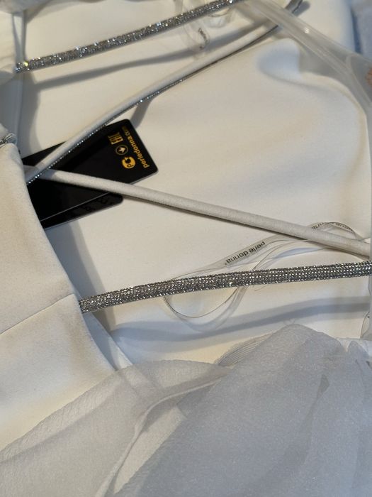 Нове гарне плаття з біркою, не дорого.