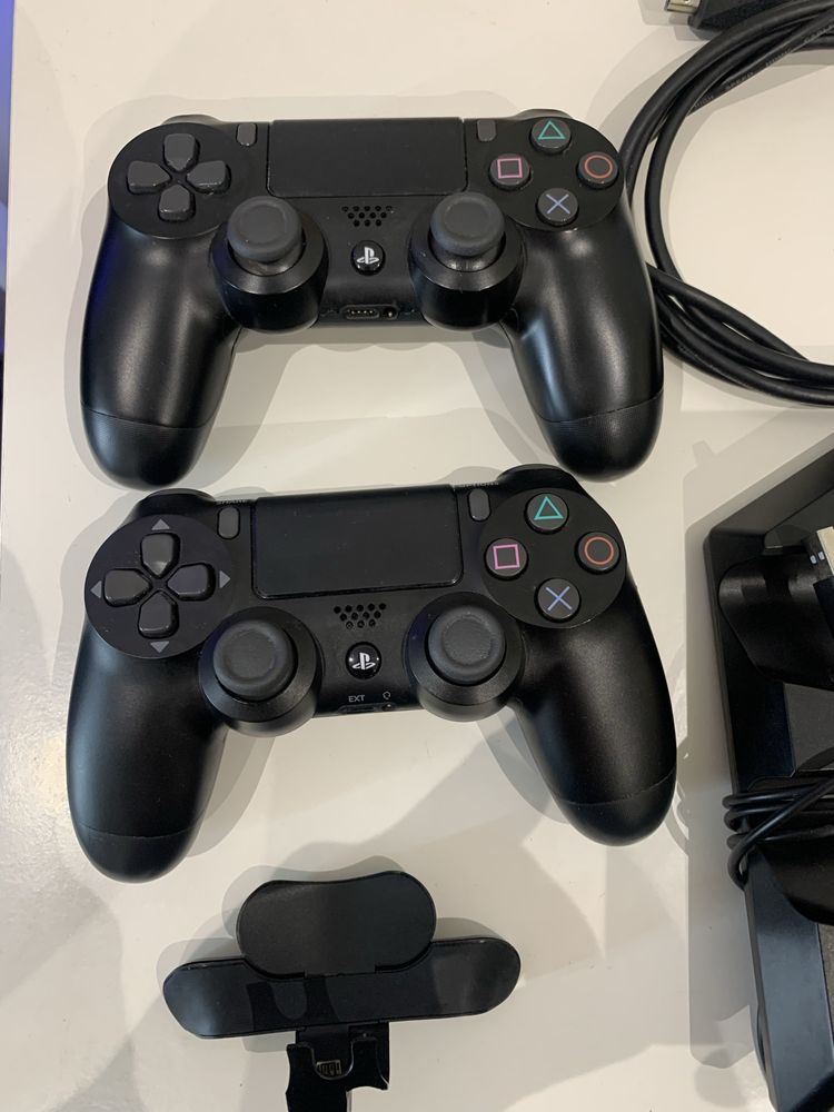 PS4 slim 1TB . Com caixa original
