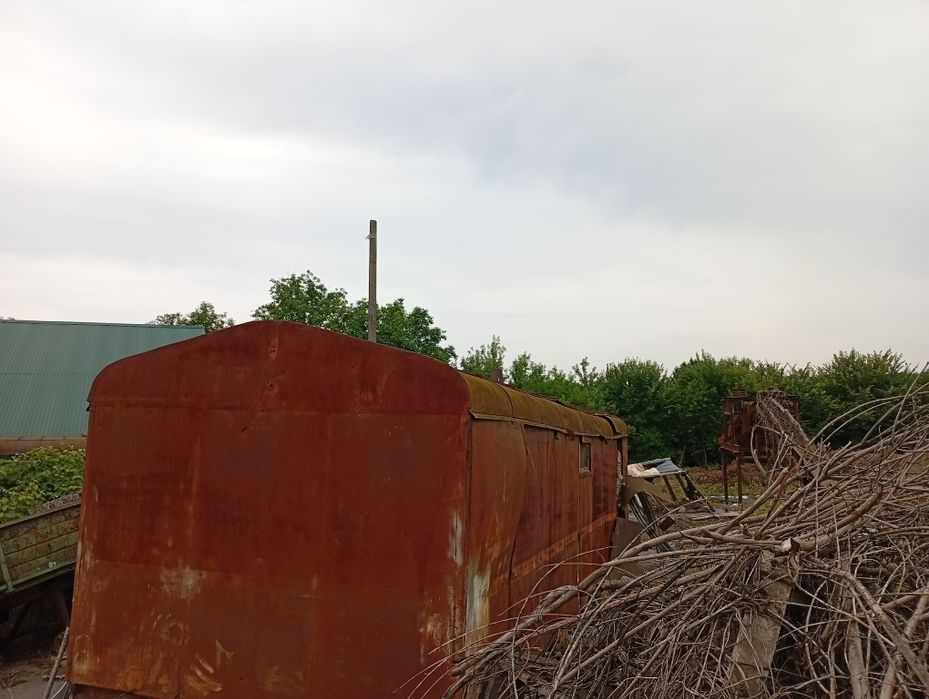 Вагончики...є насколько...в різних станах...є дуже дешево для стройки