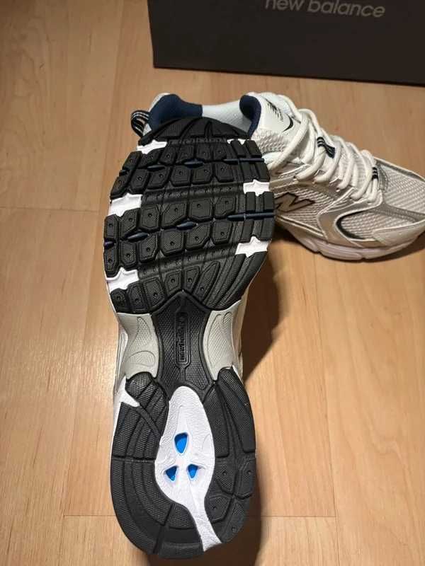 Biały^pożegnać się^NewBalance530^UnisexTrampki Roz.38