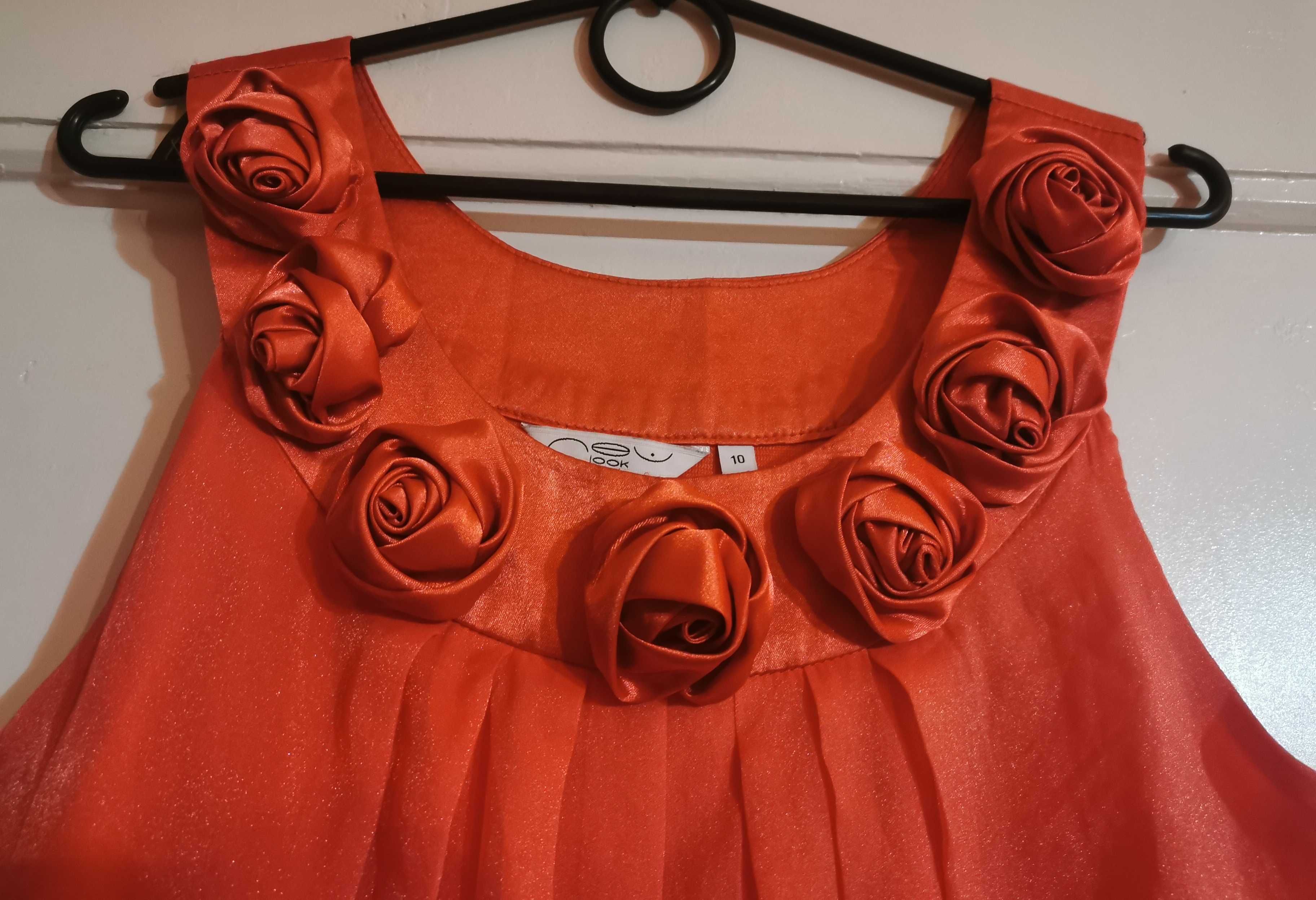 Sukienka czerwona z różami