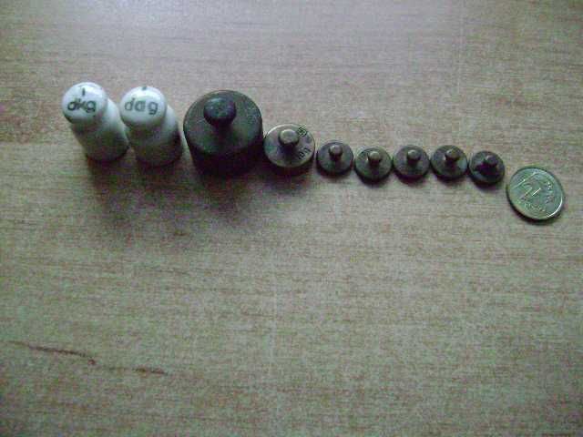 Starocie z PRL - Waga = Zestaw 9 starych odważników