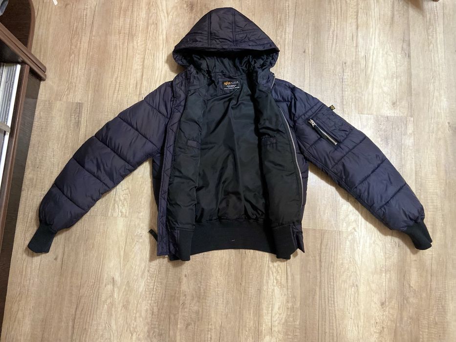 Бомбер Пуховик Alpha Industries