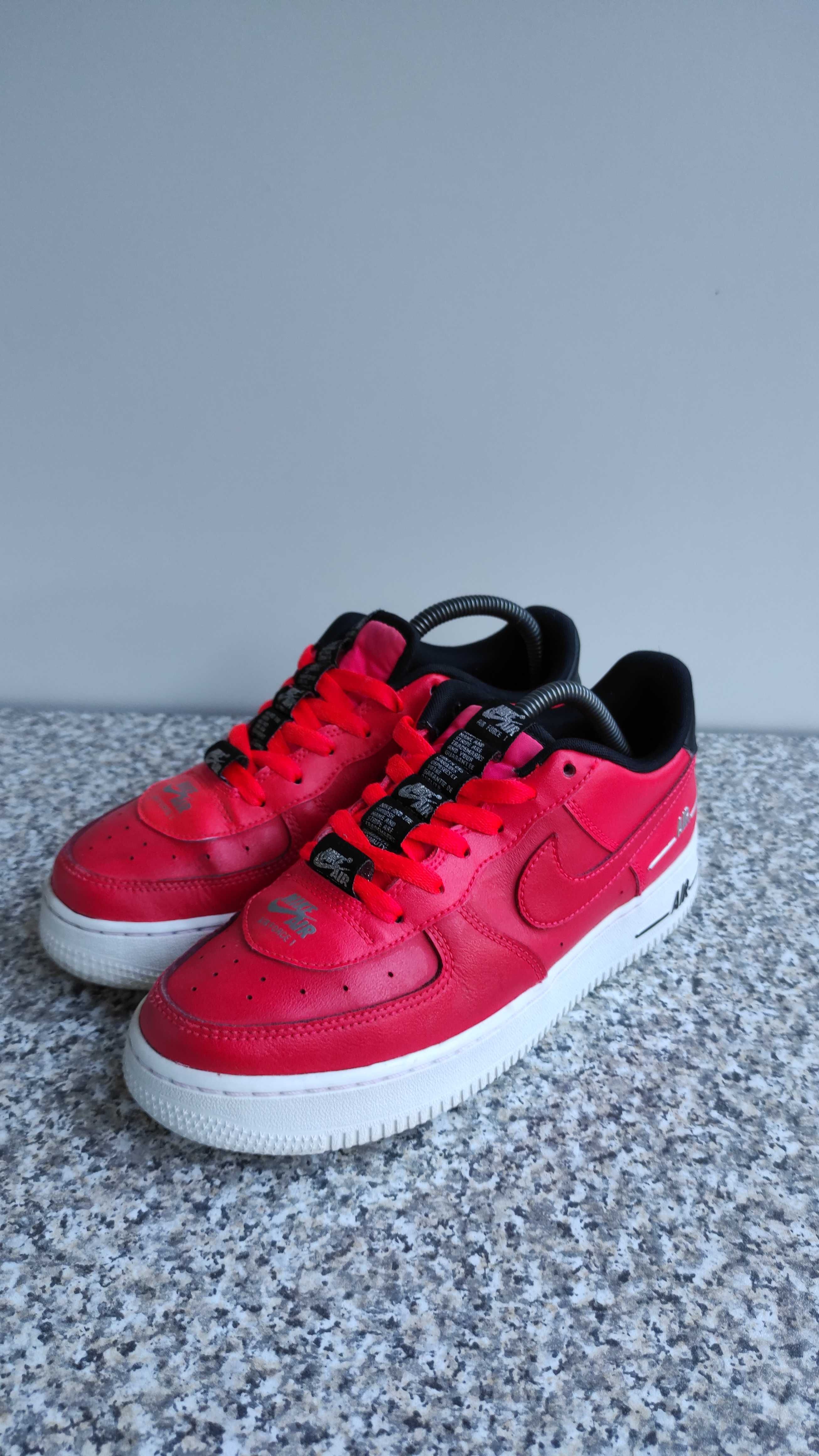 Кроссовки Nike Air Force 1 LV8 3 Laser