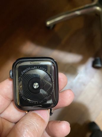Apple Watch SE 44mm (A2352)