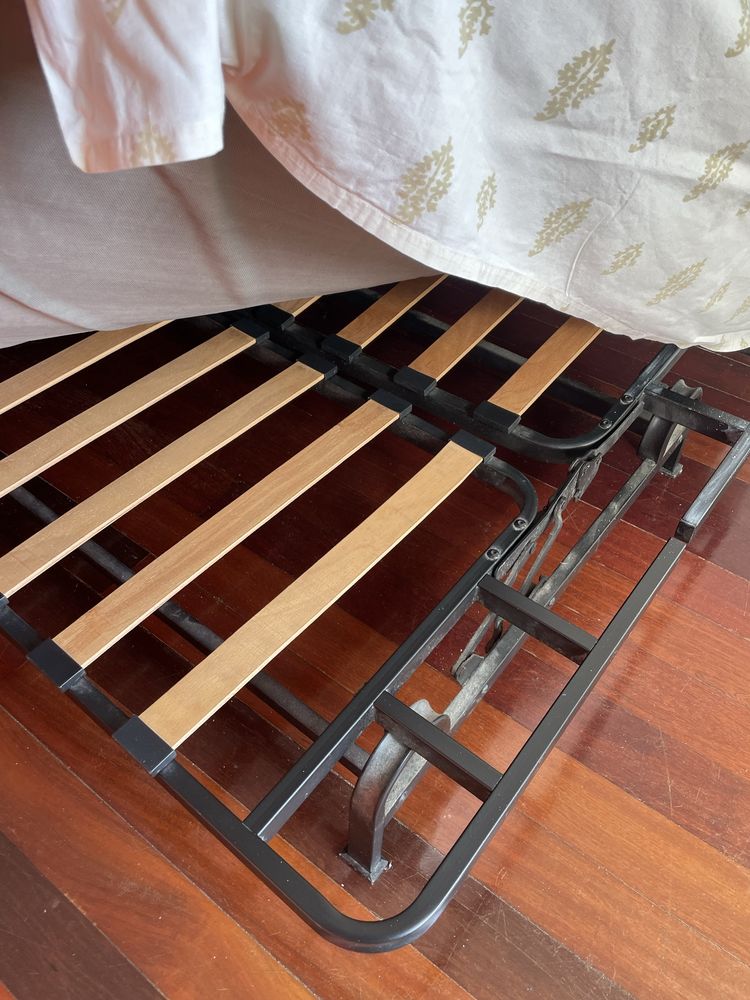 Estrado com colchão espuma 1.40*2