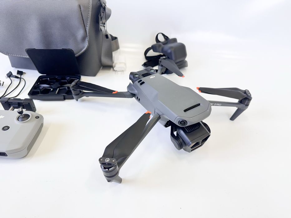 Dron Dji Mavic 3 Pro | Sprawny, Zestaw, Faktura