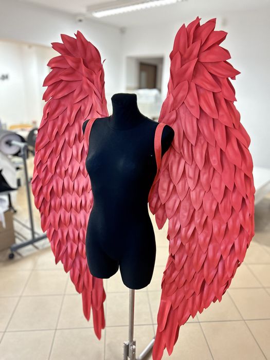 Skrzydła czerwone duże do codplay