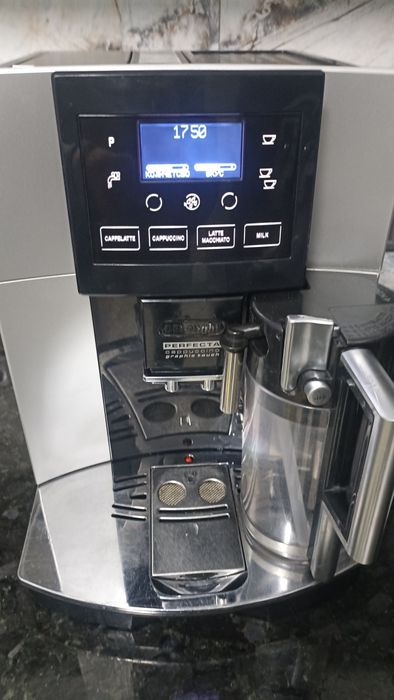 Продам Delonghi perfecta кофемашину