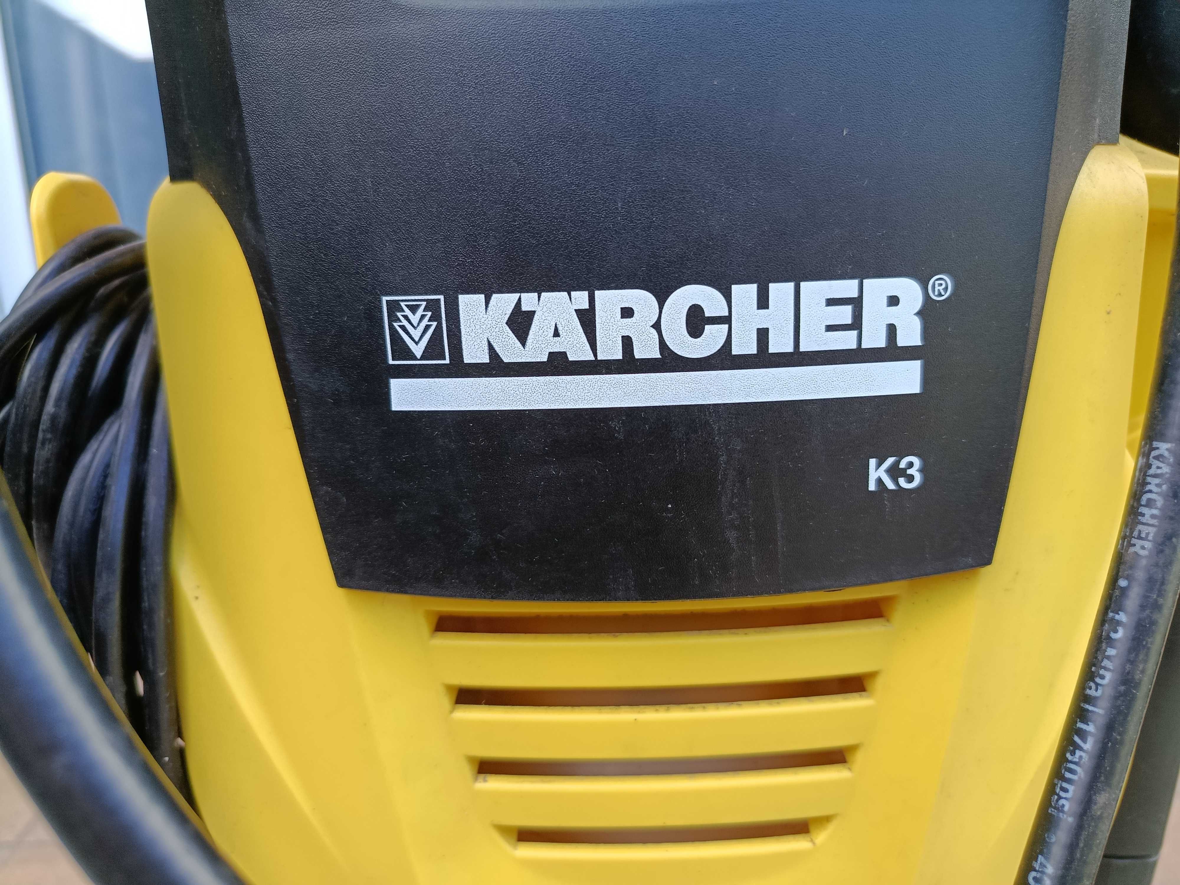 Máquina de pressão Karcher K3 como nova
