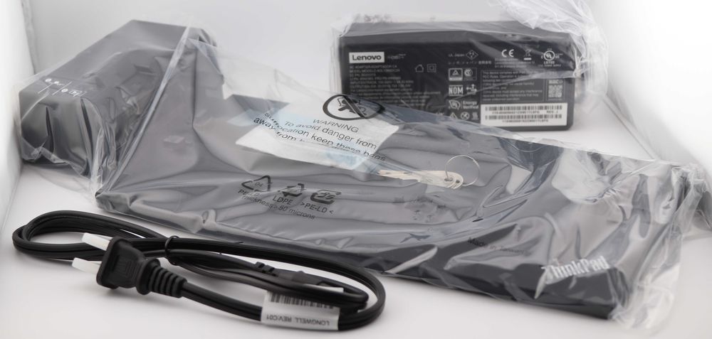 Нова док-станція  Lenovo ThinkPad Ultra Docking Station 40AJ0135US