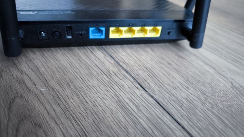 Router ASUS RT-AC1200G+ 2.4 GHz/5 GHz