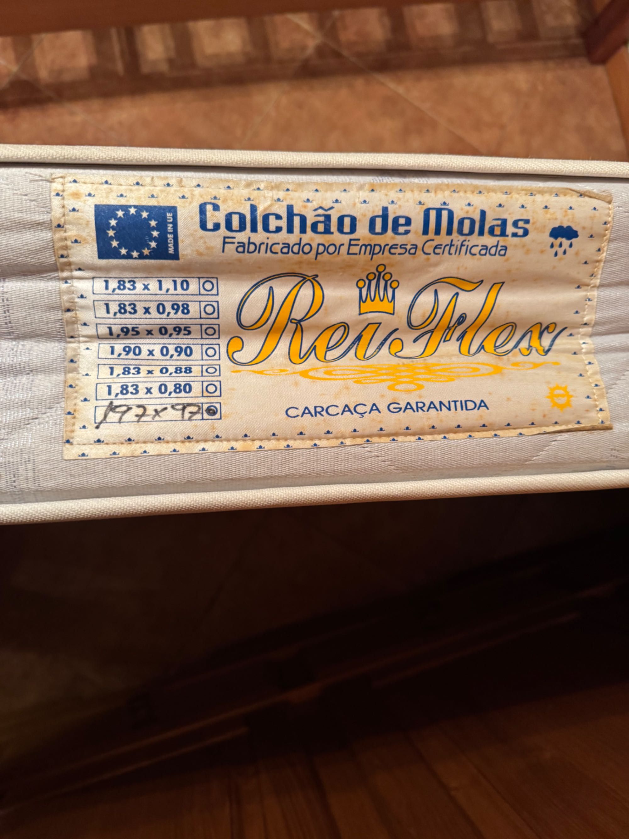 Cama de solteiro + colchão