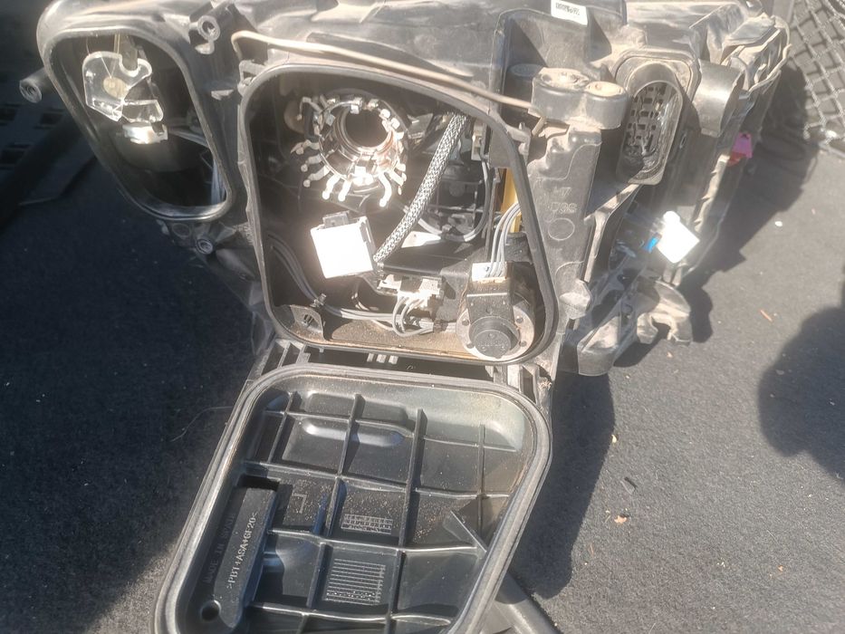 Audi Q5 lampa reflektor uszkodzone