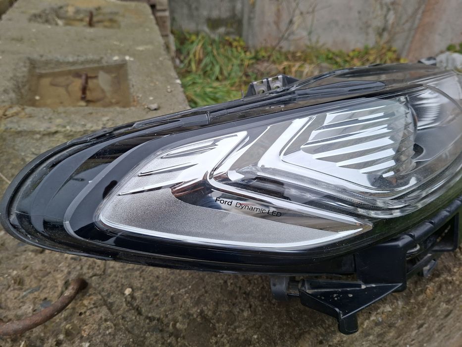 Фара права Форд Мондео МК5 динамічна