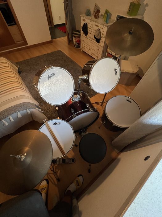 Baterial Musical ARTZ - Excelente Estado - Com Acessoriós - Negociável