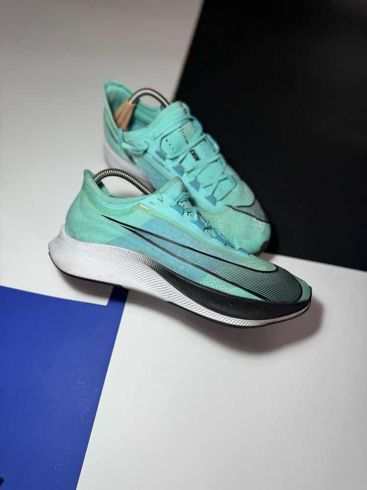 Кросівки nike zoom fly 3