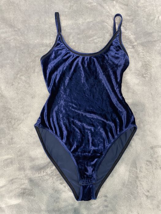 велюрове боді для ефектиних дівчат