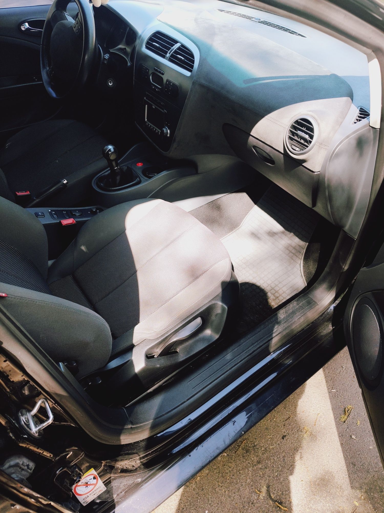 Seat Leon 2008, бензин 1.6