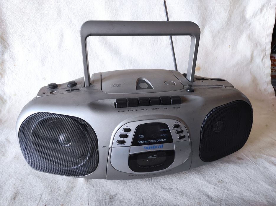 Radiomagnetofon z CD boombox Mistral tylko odbiór osobisty