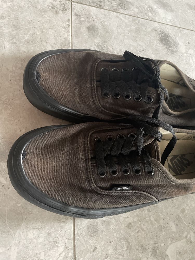 Buty czarne trampki tenisowki vans authentic 40