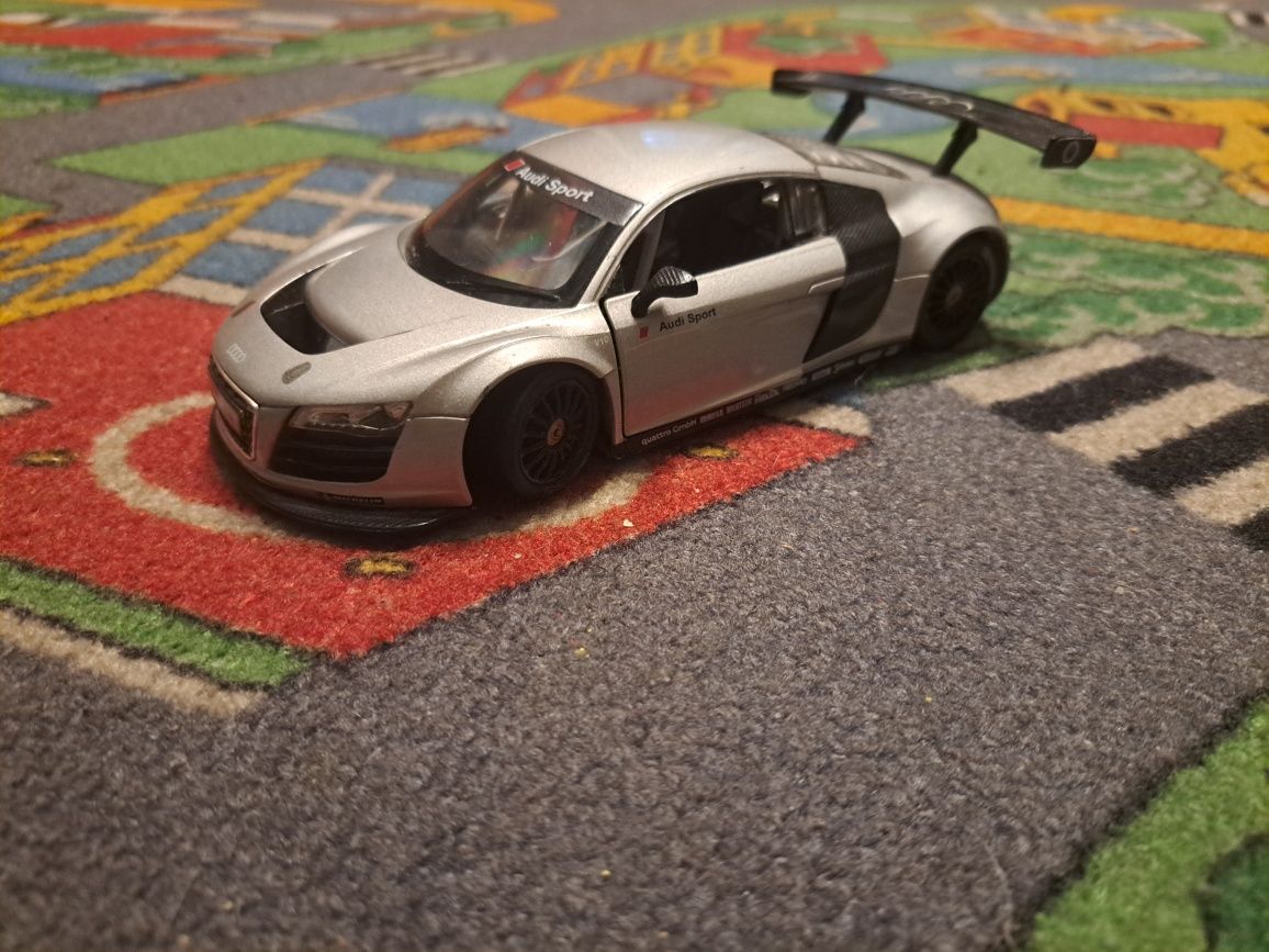 Samochód audi r8 lms Rastar