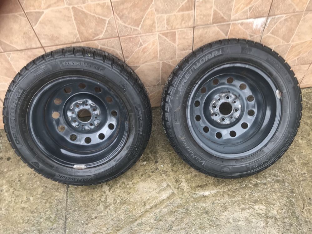ВАЗ Комплект зимової гуми покришки шини колеса диски r14