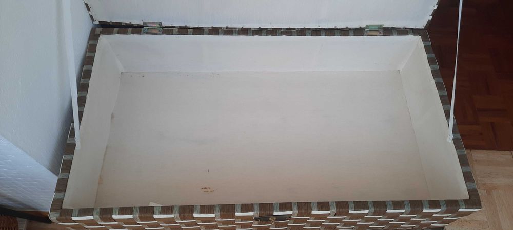 Arrumação fácil com rodas.