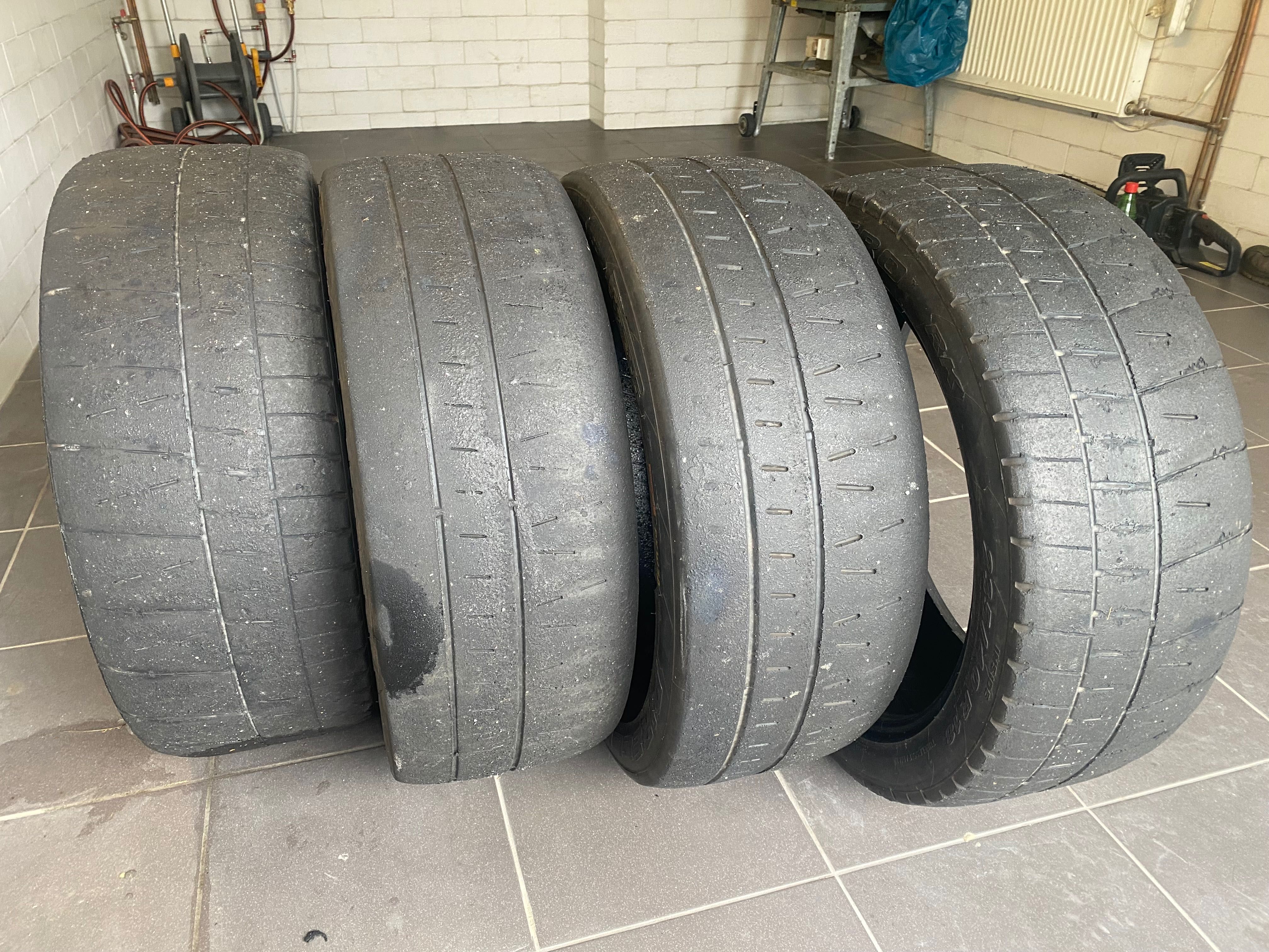Pirelli p zero rk 235/40r18