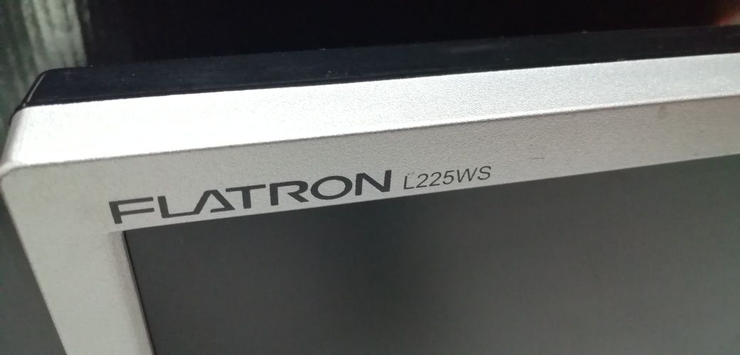 Monitor LG FLATRON 22"