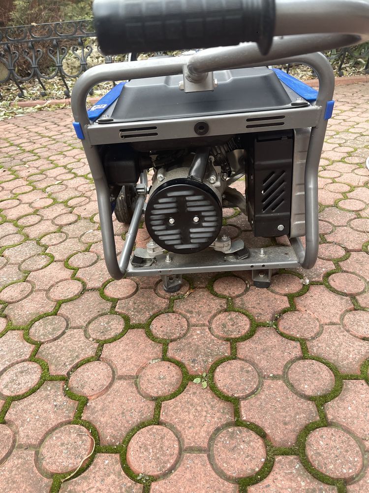 Продається бензиновий генератор CGM 3000 SP.
