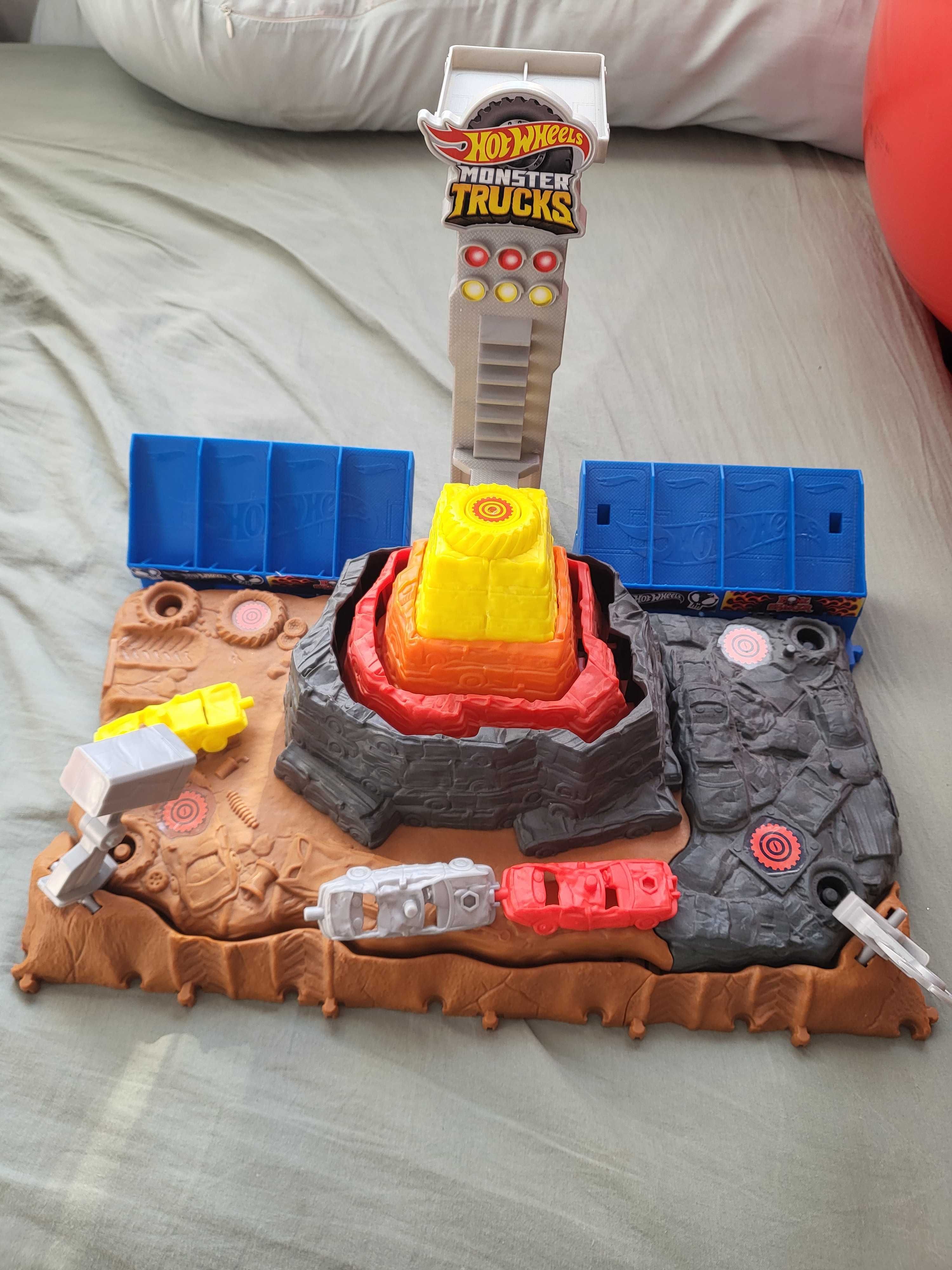 Hot wheels monster truck arena