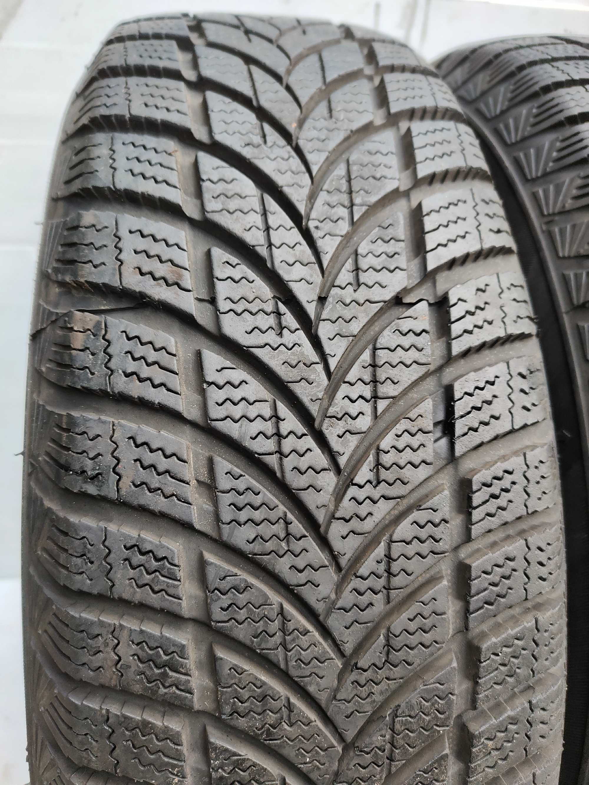 Koła Zimowe Honda Suv 215/70/16 Maxxis 2020r 8mm MB