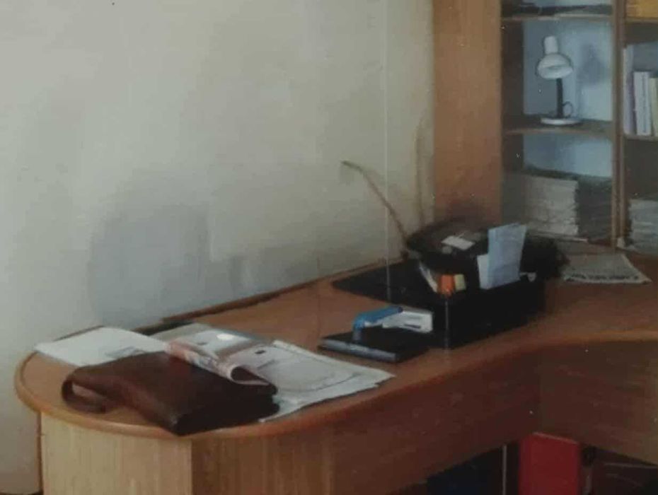 Офісний стіл. Розміри 1м90 на 1м 40см ТОРГ